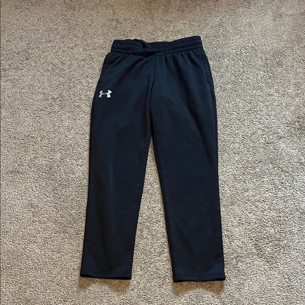 Under Armour black youth pants small